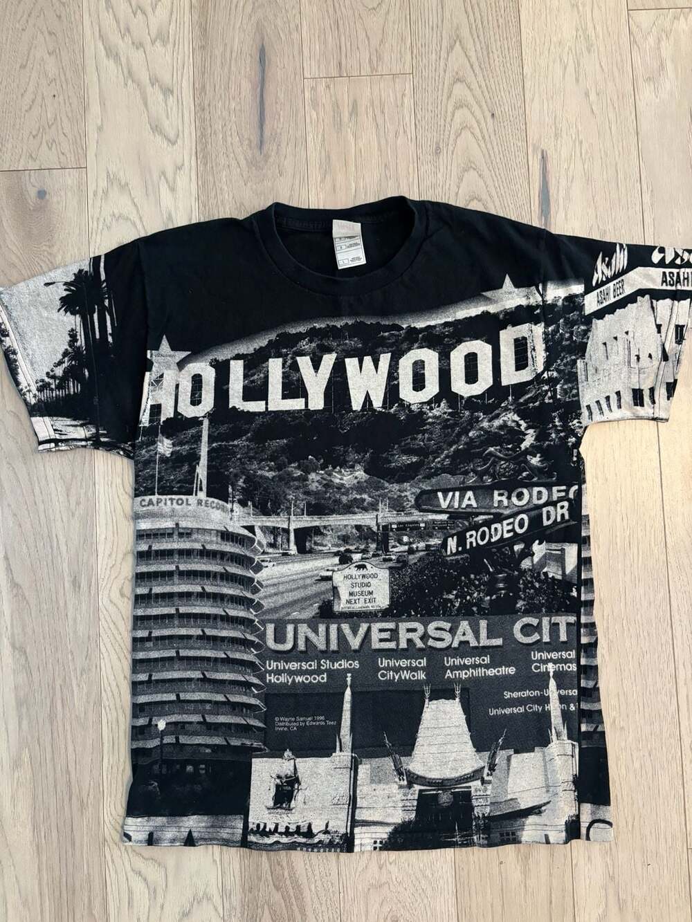 Vintage 1996 Wayne Samuel Hollywood All Over Print T-Shirt